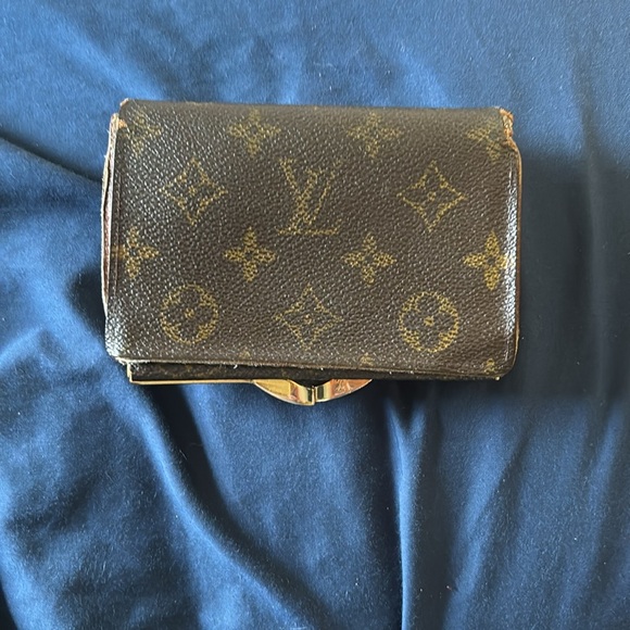 Louis Vuitton Bi-Fold Wallet with Coin Pouch - Picture 2 of 7